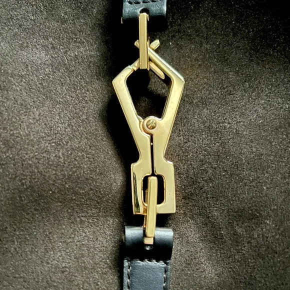 Gucci “Jackie” Vintage Bag.  Brown suede, bamboo handle, and rare crab clasp. - Picture 5 of 12